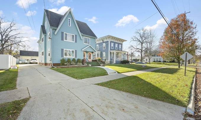 Jackson Casa | Comfy Flat with Old World Charm in the city