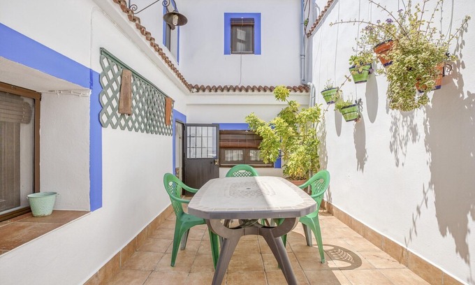 Carcabuey Casa | Comfy Holiday Home in Carcabuey with Patio