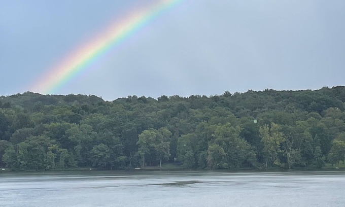Carlton Otro | Comfy Lakefront Farmhouse - Bring Your Boat! Fish, swim, kayak, relax & enjoy!