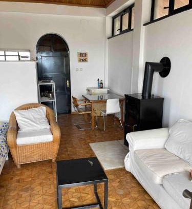 Yeka Apartamento | Comfy Living With Terrace & View