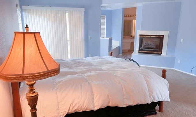Estates at Canyon Crest Casa | Comfy Master Room in Riverside