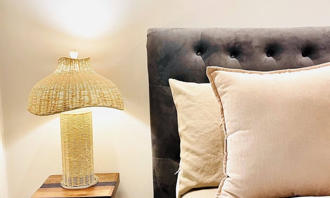 Calgary Casa | Comfy Neutral Living/Modern/Free Parking