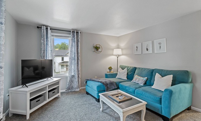 Portage Apartamento | Comfy Nook- 2Bed w/WiFi, 5 Miles from Cascade Mountain