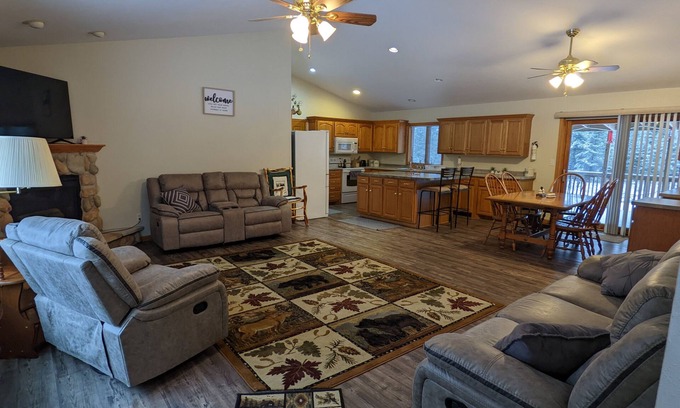 Long Lake Casa | Comfy North Woods River Retreat