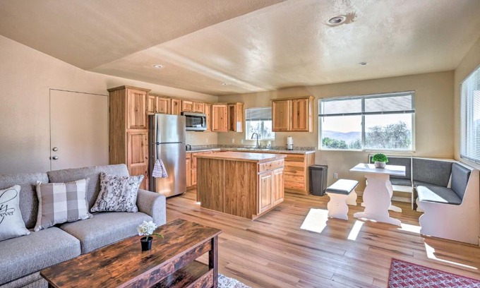 Yosemite Forks Casa | Comfy Oakhurst Duplex Near Hiking and Sightseeing!