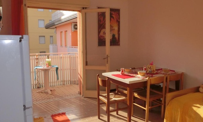 Bibione Lido dei Pini Apartamento | Comfy one-bedroom apartment with terrace and lift