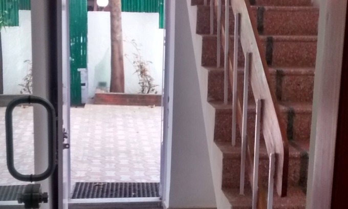 Vadodara Villa | Cómodo bungalow rústico con aire acondicionado