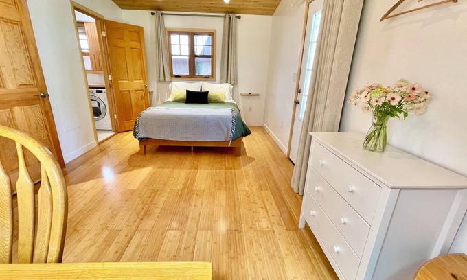 Lagunitas Cama Y Desayuno | Comfy Studio Near Trails & Beaches