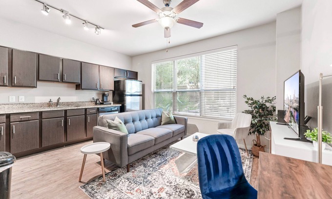 South Congress Apartamento | Comfy Soco 1BR King Suite w Gympickleballlaundry