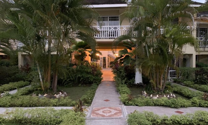 Negril Villa | Comfy Stay in Jamaica -Enjoy 7 Miles of White Sand Beach! villa