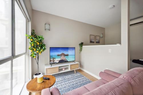Pico Apartamento | Comfy studio near SM Promenade! Free parking!