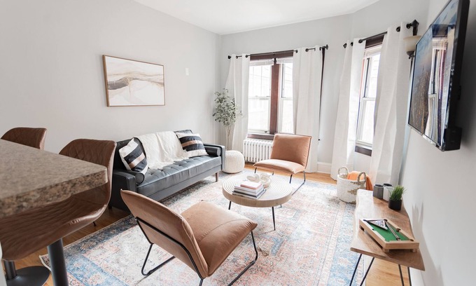 Chicago Apartamento | Comfy|Stylish 1Bd 1Ba - Portage Park