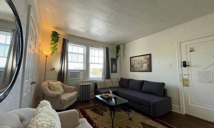 St. Louis Apartamento | Comfy Walk to Forest Park!