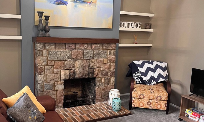 Spirit Lake Cabina | Comfy West Lake Getaway Loft