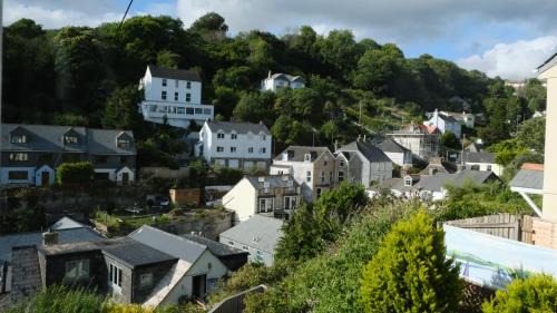 Looe Apartamento | Commanders Cabin 'As seen in Beyond Paradise'