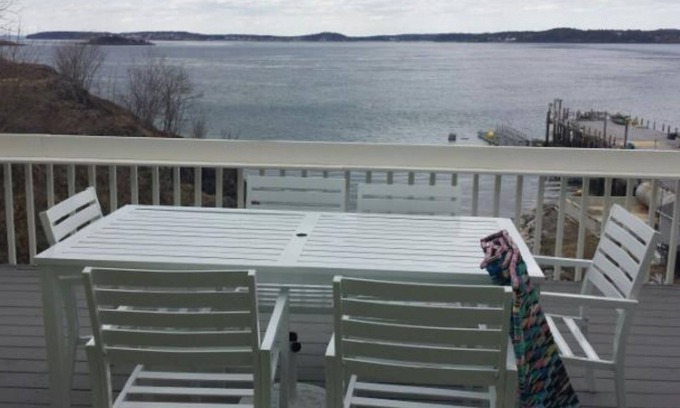Eastport Casa | Commanding ocean views from this 3-bedroom house in brilliant Eastport with AC!