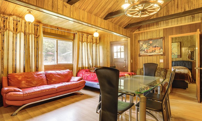 Mongaup Valley Cabina | Communal Pool & Playground: Mongaup Valley Cabin!