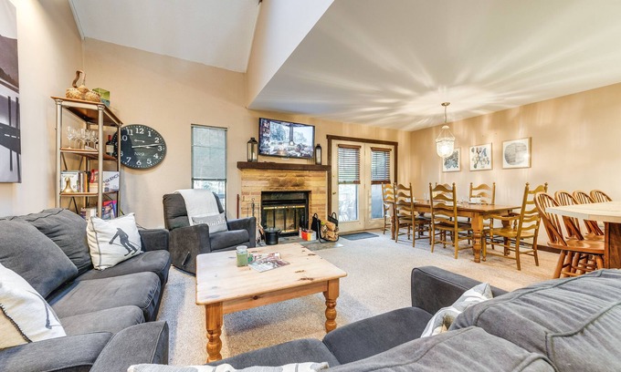 Lake Harmony Casa | Community Beach Access: Lake Harmony Townhome