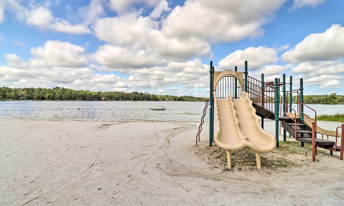 Pocono Summit Cabaña | Community Beach & Lake: Pocono Summit Escape