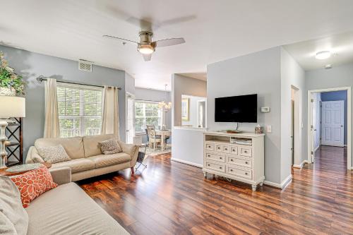 Rehoboth Beach Apartamento | Community Pool and Private Balcony Chic Lewes Gem