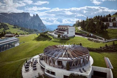 Castelrotto Hotel | COMO Alpina Dolomites