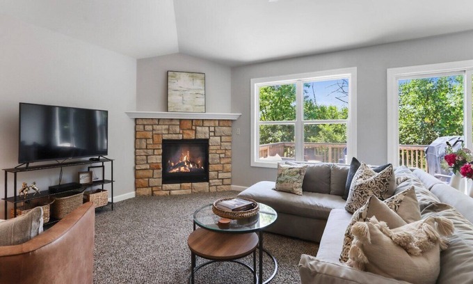 Como Casa | Como Lake Views on Deck |Screened-in Porch | Beach Access | Fireplace |Short Walk to Lake