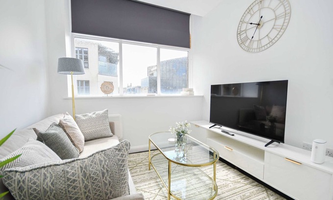 Eastleigh Apartamento | Compact & Convenient 1 Bed Apartment in Bradford