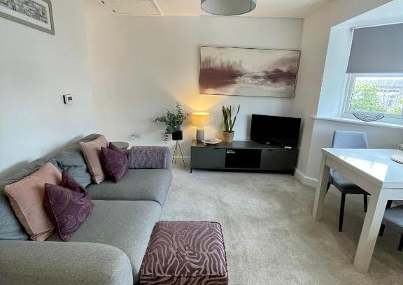 Bangor Apartamento | Compact Modern Apartment Single Person or Couple Only