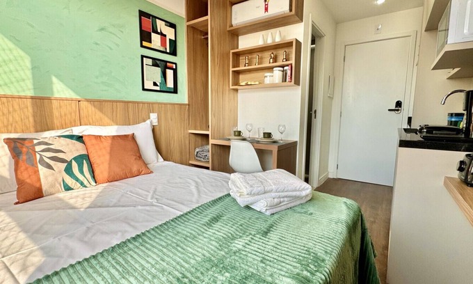 Alto da Gloria Apartamento | Compact studio near CoutoPereira with air conditioning and parking space