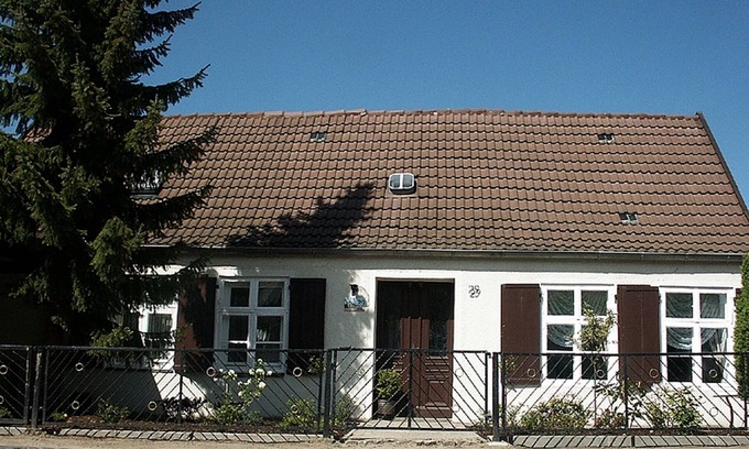 Altefaehr Apartamento | Completa 1. Piso de una casa de dos familias en el balneario más joven de Rügen, Altefähr