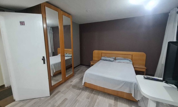 Matriz Alquiler De RV | Complete Apt in Center Curitiba Facing Shopping Mueller