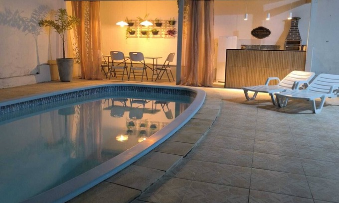 Caruaru Casa | Complete house with air conditioning and swimming pool, for 10 people.