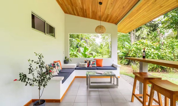 Puerto Jiménez Casa | Casa completa en la privacidad de un amplio escenario tropical