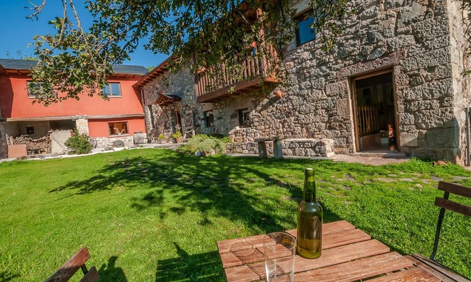 San Emiliano Casa | CASA RURAL DE ALQUILER COMPLETO EN UN ENTORNO INIGUALABLE DE PAZ Y NATURALEZA
