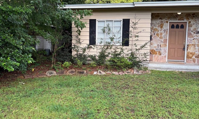 Biloxi Casa | Completely furnished and walking distance from Keesler AFB and the beach!