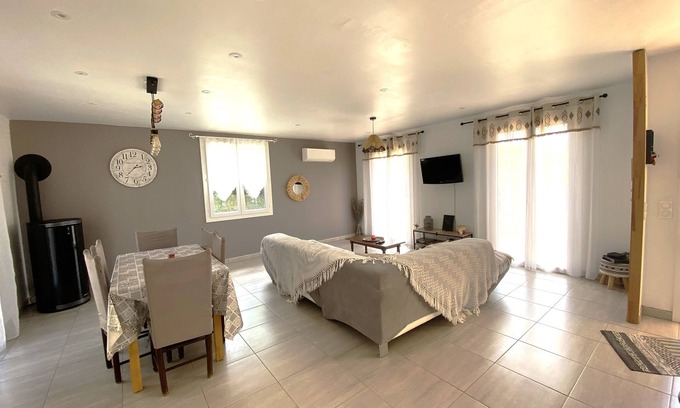 Allez-et-Cazeneuve Casa | Completely renovated country house with air conditioning and garden