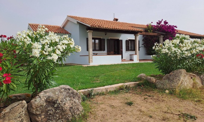 Case Peschiera-Lu Fraili Casa | Completely renovated house with large garden on three sides