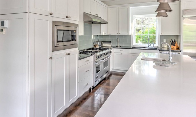 Sagaponack Casa | Complex located in Sagaponack, walking distance to Wolffer Estate with...