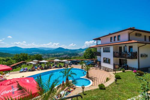 Elena Complejo | Complex Panorama