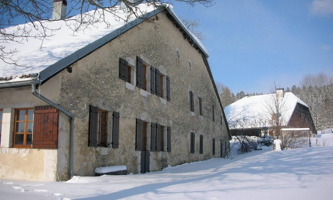 Les Hopitaux-Vieux Otro | Comtoise farmhouse sleeps 10, Haut Doubs, Swiss border, rated 4 épis