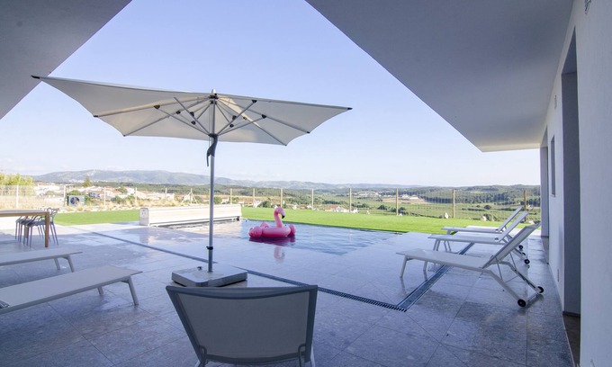 Cadaval Villa | Nuevo: DISEÑO DE VILLA SILVERCOAST PORTUGAL CON PISCINA INFINITY CON CALEFACCIÓN