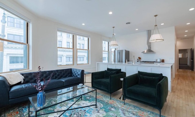 Van Buren Condominio | Condo A Gallery Suite - Downtown Marion