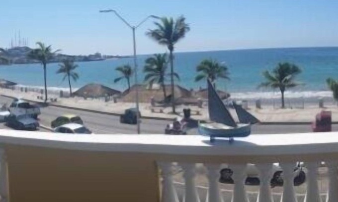 Colonia Ferrocarrilera Hotel | Condo Ari 620