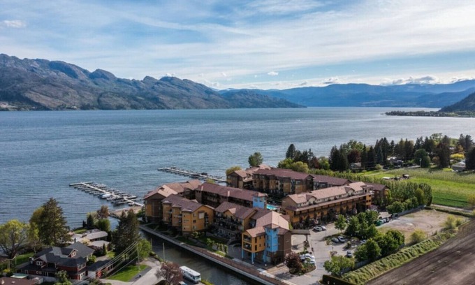 Westbank Apartamento | Condo at Barona Beach Lakeside Resort
