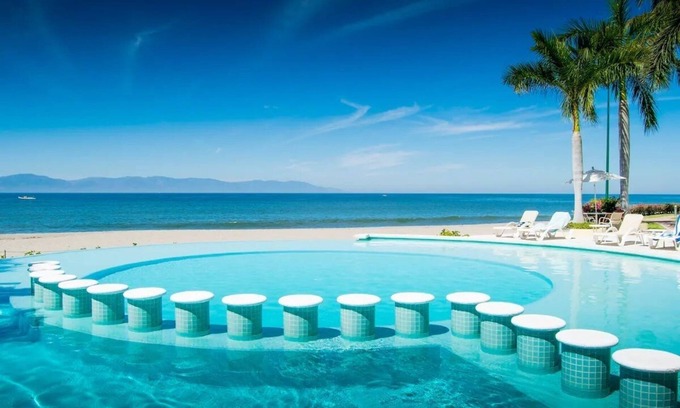 Marina Vallarta Hotel | CONDO BAY-BGM BY TRVL2HM