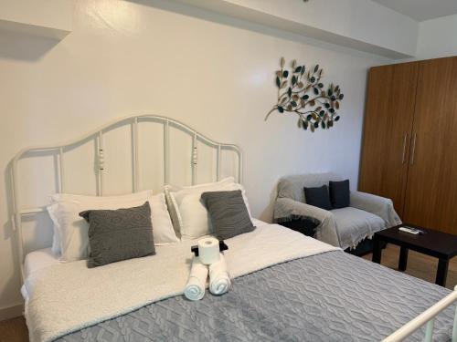 Barangay 670 Apartamento | Condo in 8 ADRIATICO for Short-stay near UP Manila St Lukes & US Embassy