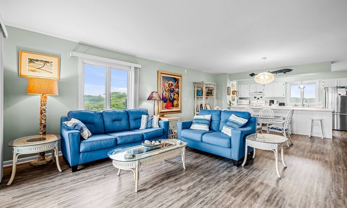 Indian Beach Condominio | Condo in Oceanfront Complex with seasonal community pool.