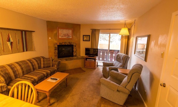 Taos Ski Valley Condominio | Condo in the mountains!