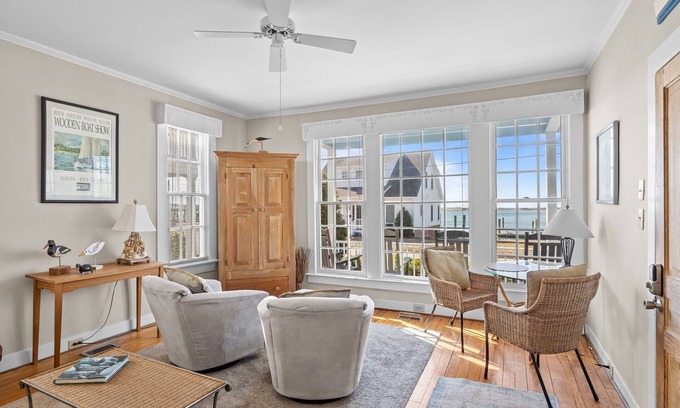 Morehead City Condominio | Condo on Front in Downtown Beaufort, NC