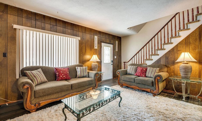 Bath Condominio | Condo Rental w/ Pool Access ~ 11 Mi to Allentown!